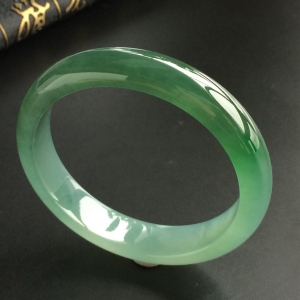 (超值推荐)冰种油青略飘翠手镯(54.3mm)