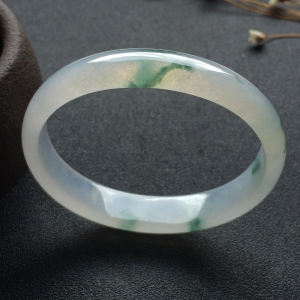 （超值推荐）冰种飘花贵妃镯（53mm-44.8mm）