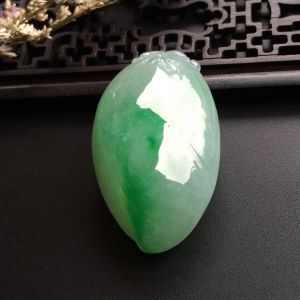 （超值推荐）糯冰种飘翠福瓜挂件