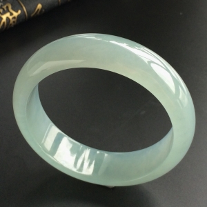(超值推荐)糯冰种晴水手镯(58.3mm)