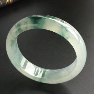 (超值推荐)冰种飘花手镯(58.2mm)