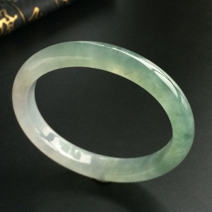 (超值推荐)冰种飘花贵妃镯(55.6mm-49mm)