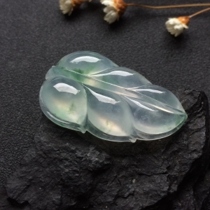 （超值推荐）冰种飘花玉叶挂件