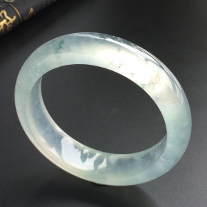 (超值推荐)冰玻种飘花手镯(56.6mm)