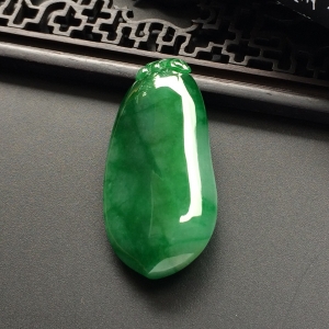 （超值推荐）糯冰种深绿福瓜挂件