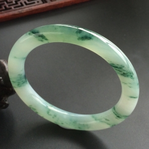 (超值推荐)糯冰种飘花圆条手镯(55.2mm)