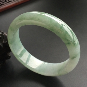 (超值推荐)糯冰种飘花手镯(57.8mm)