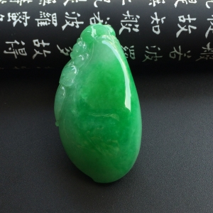 （超值推荐）糯冰种翠色福瓜挂件