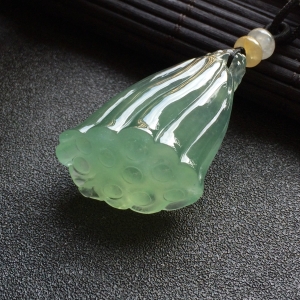 （超值推荐）冰种晴水莲蓬挂件