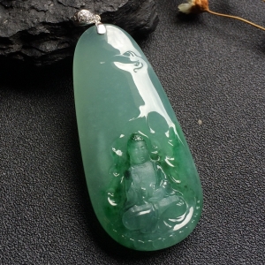 （超值推荐）（玉雕名家高松峰作品）糯冰种飘花观音挂件