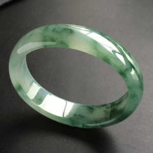 (超值推荐)冰种飘花贵妃镯(54.4mm-47.6mm)