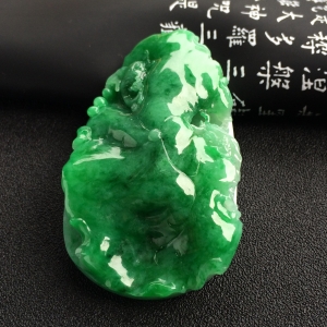 （超值推荐）糯冰种翠色年年有余挂件