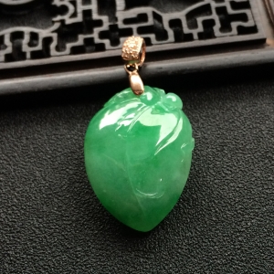 （超值推荐）糯冰种翠色寿桃挂件