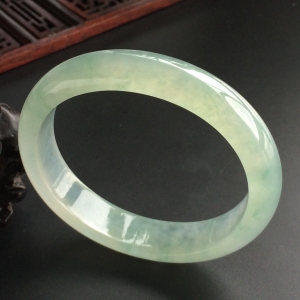(超值推荐)冰种飘花贵妃镯(56.4mm-49.4mm)