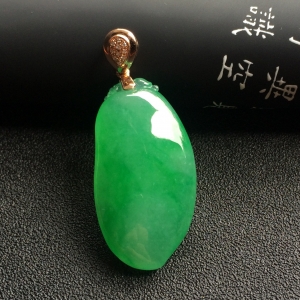 （超值推荐）糯冰种翠色福瓜挂件