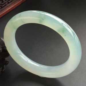 (超值推荐)糯冰种飘花圆条手镯(55.3mm)