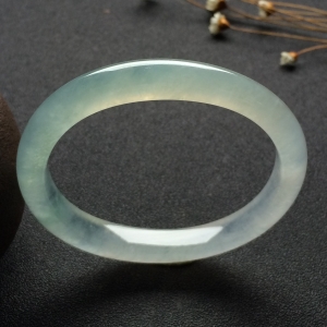 （超值推荐）冰种淡晴水贵妃镯（54.5mm-47.3mm）