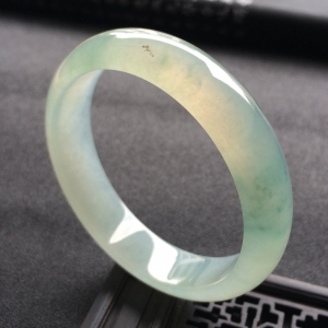 （超值推荐）冰种飘花手镯（56.8mm）