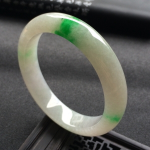 （超值推荐）糯冰种飘翠手镯（58.5mm）