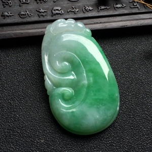 （超值推荐）糯冰种浅绿如意挂件