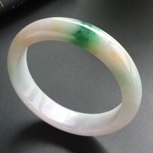 (超值推荐)糯冰种淡三彩手镯(57.4mm)