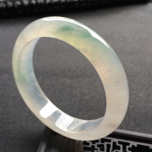 （超值推荐）冰种略飘花手镯（57.1mm）