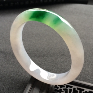 （超值推荐）冰种飘绿花手镯（55.1mm）