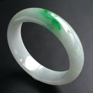 (超值推荐)糯冰种飘翠手镯(58.5mm)