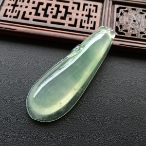(超值推荐)冰种晴水略飘花福瓜挂件