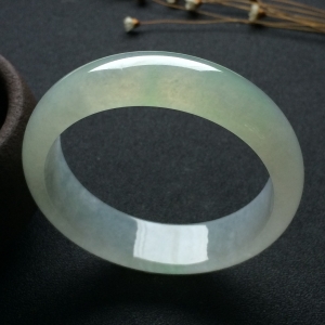 （超值推荐）糯冰种晴水手镯（57mm）
