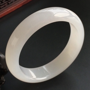 (超值推荐)糯冰种白色手镯(57.4mm)