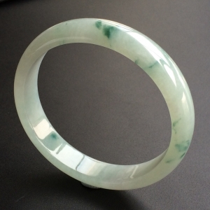 (超值推荐)糯冰种飘花手镯(56.6mm)