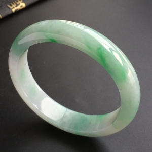 (超值推荐)糯冰种飘翠手镯(57.8mm)