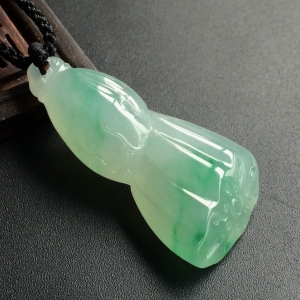 (超值推荐)糯冰种飘翠佳偶天成挂件