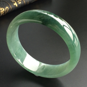 (超值推荐)糯冰种晴水飘花手镯(61mm)