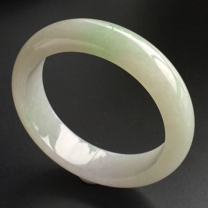 (超值推荐)糯冰种晴水手镯(57.6mm)