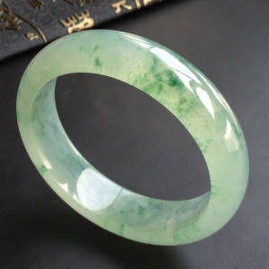 (超值推荐)冰种飘花手镯(59mm)