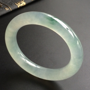 (超值推荐)冰种略飘花圆条手镯(53.6mm)