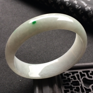 （超值推荐）糯冰种略飘翠贵妃镯（53mm-47.2mm）