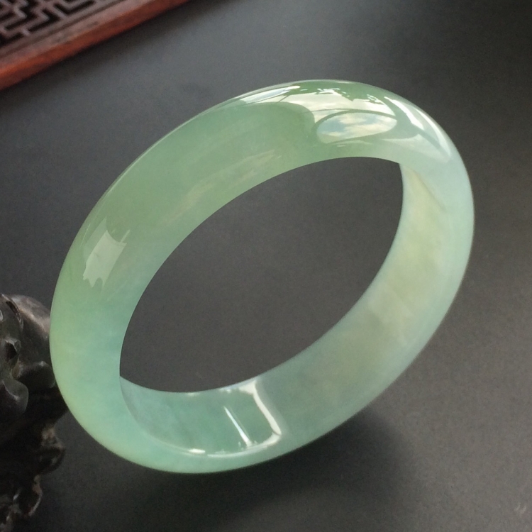 (超值推荐)糯冰种晴水手镯(57.7mm)