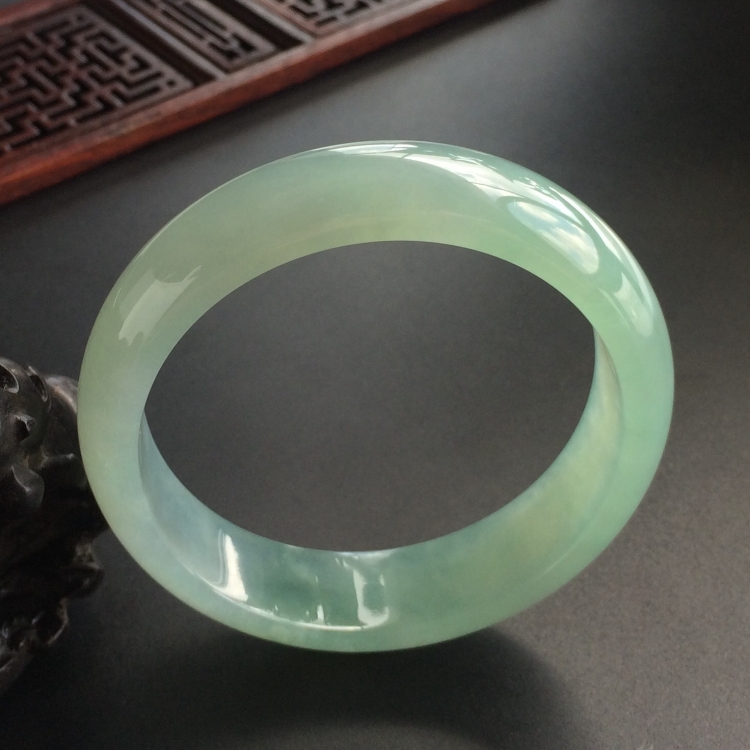 (超值推荐)糯冰种晴水手镯(57.7mm)
