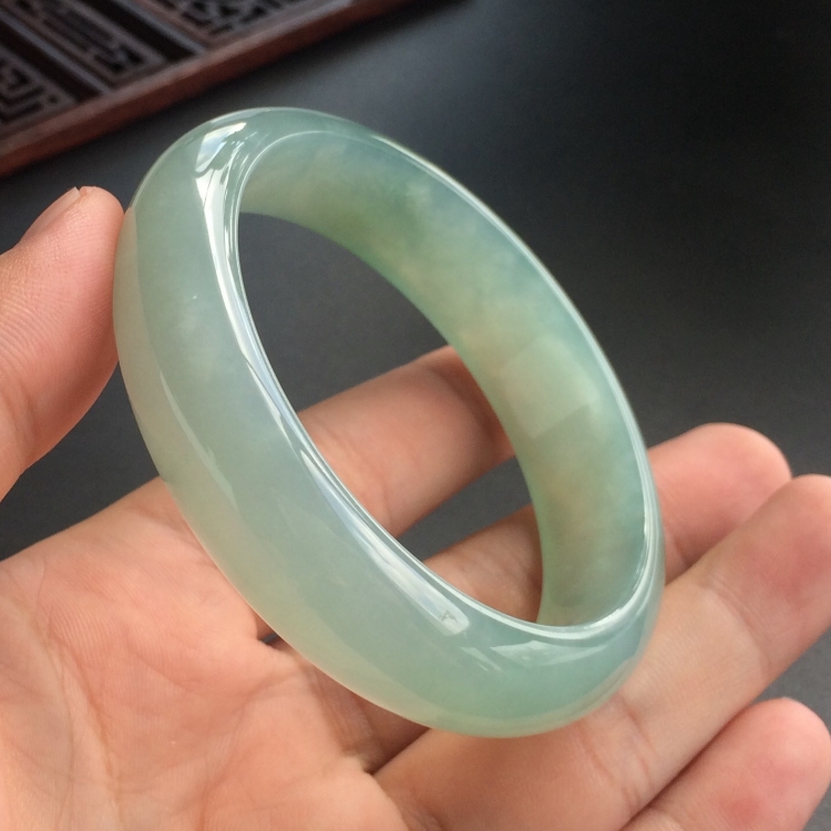 (超值推荐)糯冰种晴水手镯(57.7mm)