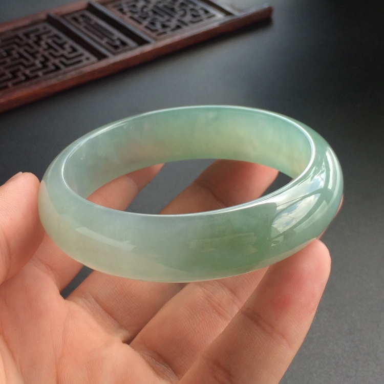 (超值推荐)糯冰种晴水手镯(57.7mm)