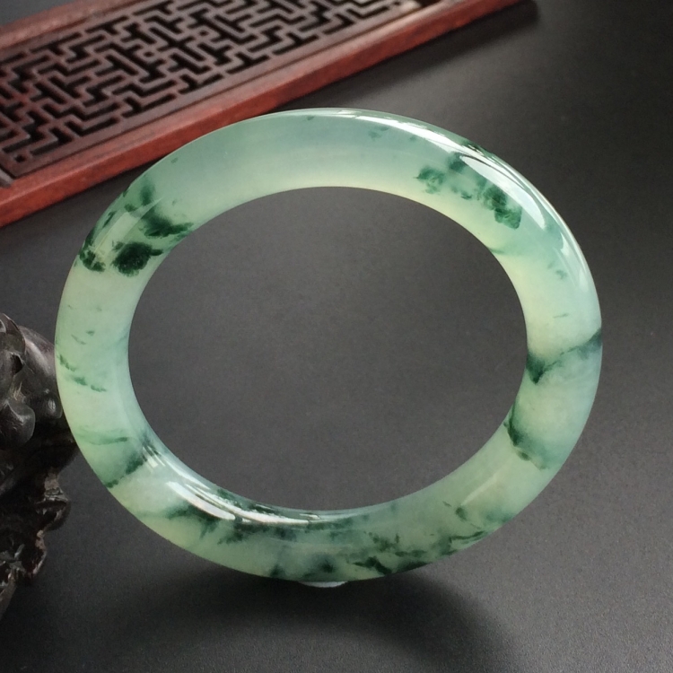 (超值推荐)糯冰种飘花圆条手镯(54mm)