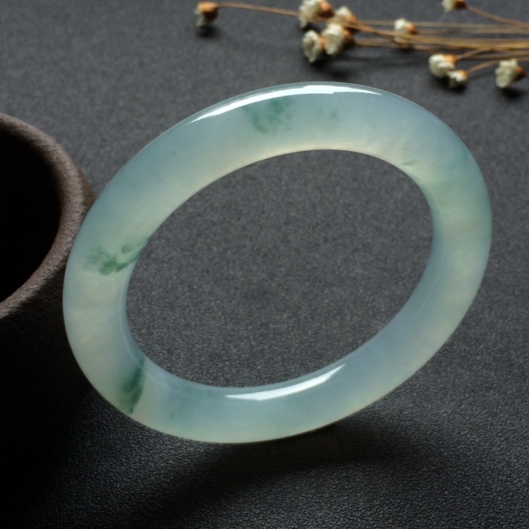 （超值推荐）冰种略飘花圆条手镯（55.3mm)