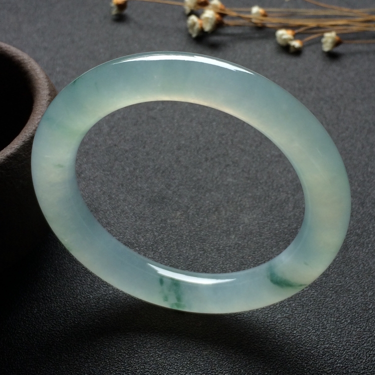 （超值推荐）冰种略飘花圆条手镯（55.3mm)