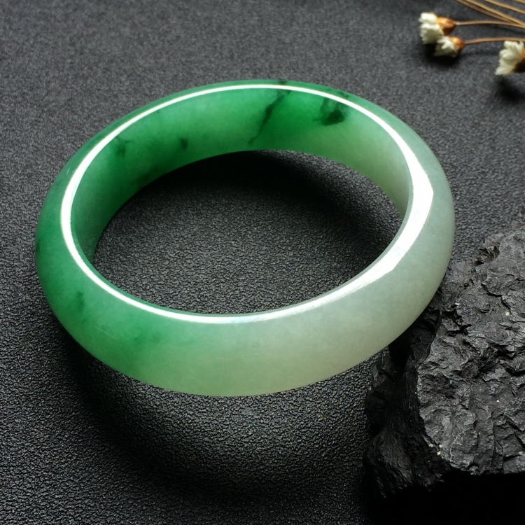 (超值推荐）糯冰种翠色飘花手镯（53.2mm)