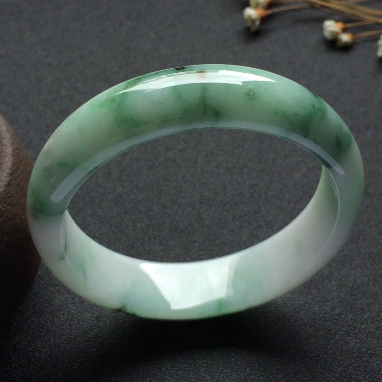 （超值推荐）糯冰种飘花手镯（57.1mm）