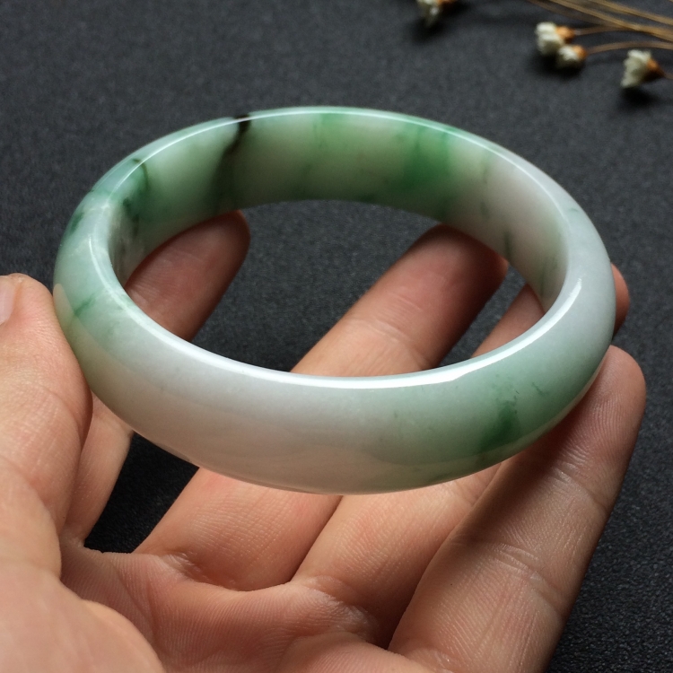 （超值推荐）糯冰种飘花手镯（57.1mm）