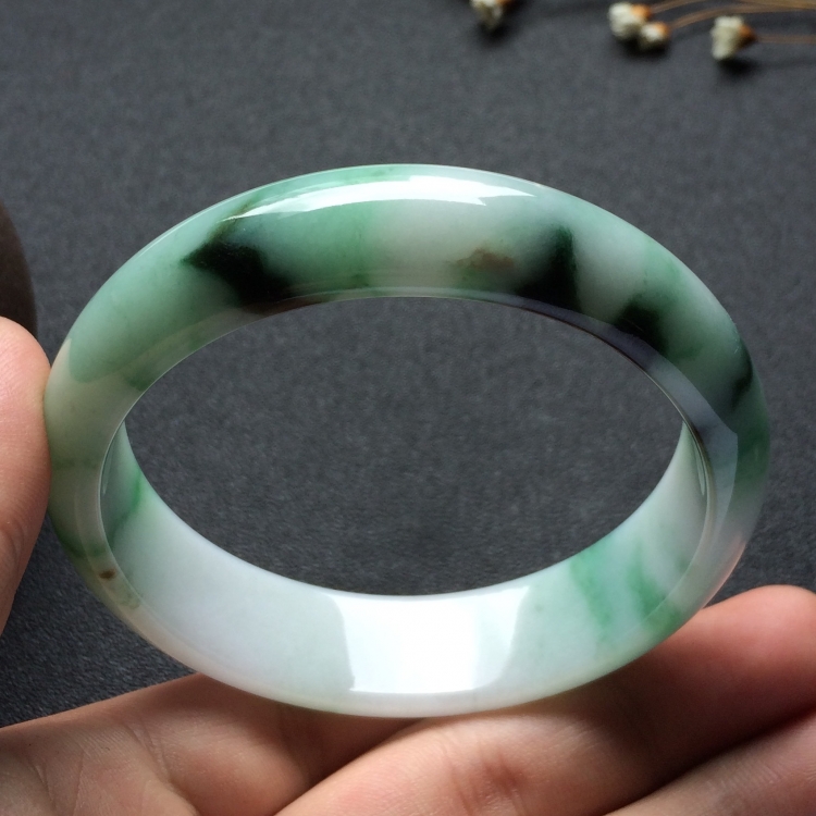 （超值推荐）糯冰种飘花手镯（59mm)